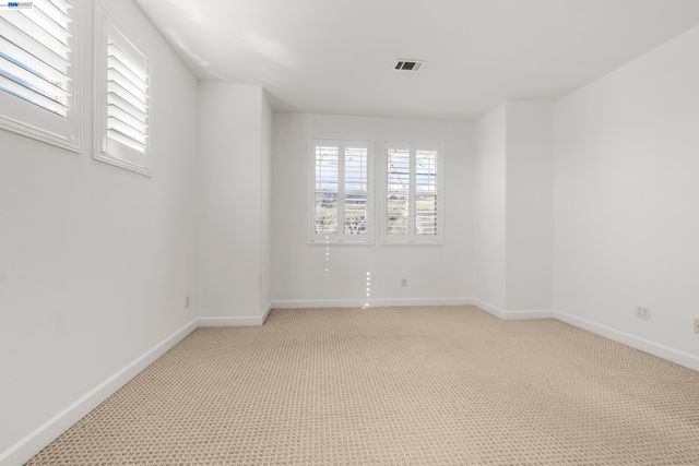 651 Macarthur Blvd, San Leandro, CA 94577