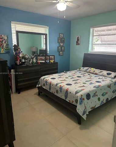 1720 SW 87th Ave, Miami, FL 33165