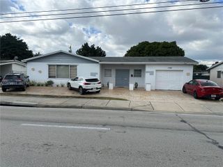 1720 SW 87th Ave, Miami, FL 33165