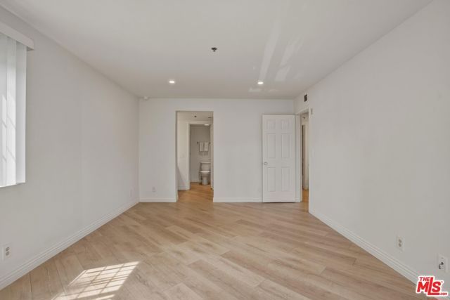 675 Oak Run Trail TL301, Oak Park, CA 91377