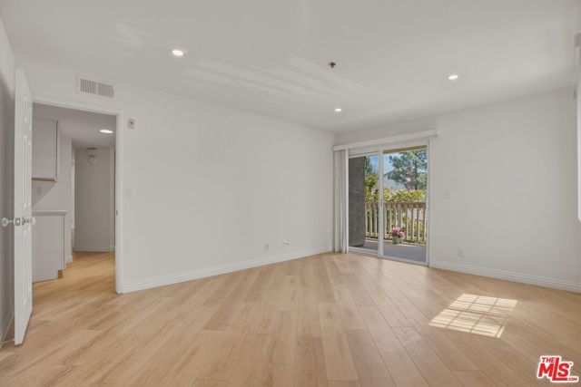 675 Oak Run Trail TL301, Oak Park, CA 91377