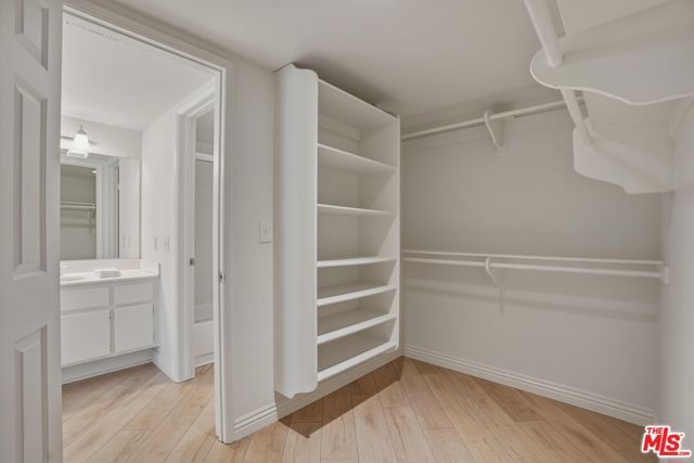 675 Oak Run Trail TL301, Oak Park, CA 91377