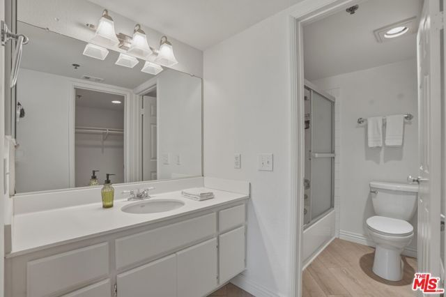 675 Oak Run Trail TL301, Oak Park, CA 91377