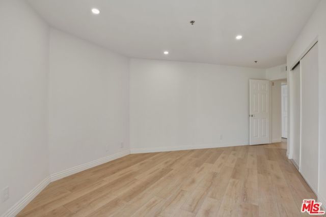 675 Oak Run Trail TL301, Oak Park, CA 91377