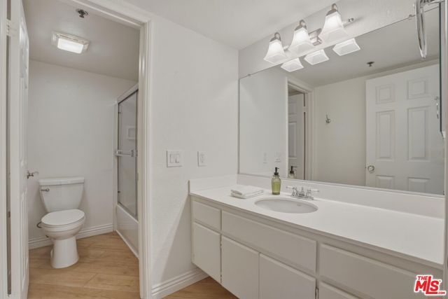 675 Oak Run Trail TL301, Oak Park, CA 91377