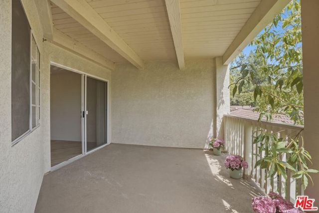 675 Oak Run Trail TL301, Oak Park, CA 91377