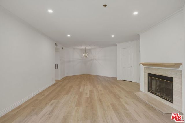 675 Oak Run Trail TL301, Oak Park, CA 91377