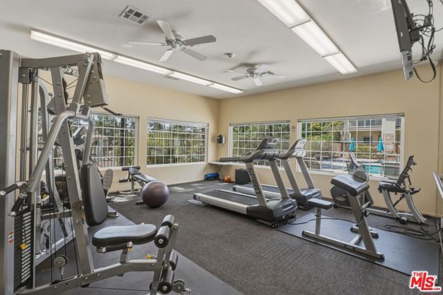 675 Oak Run Trail TL301, Oak Park, CA 91377