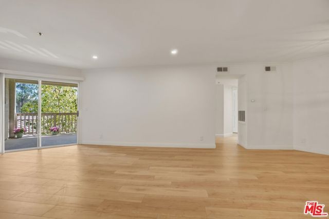 675 Oak Run Trail TL301, Oak Park, CA 91377