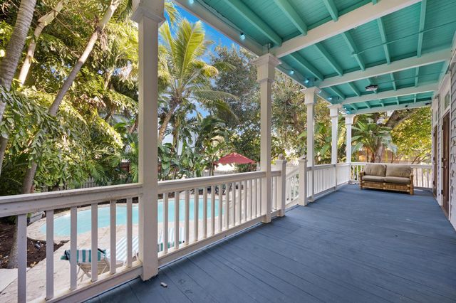 19611 Tequesta St Street, Sugarloaf Key, FL 33042