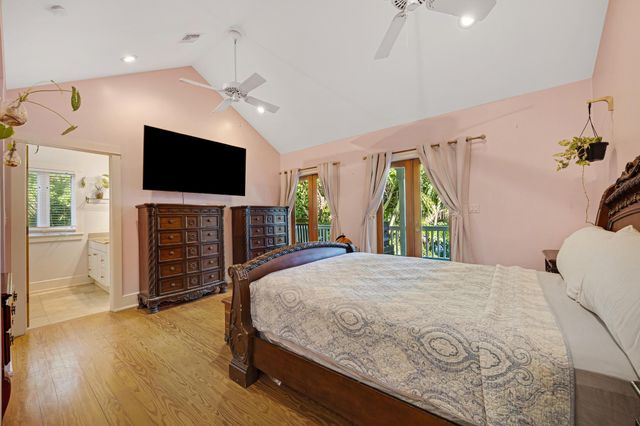 19611 Tequesta St Street, Sugarloaf Key, FL 33042