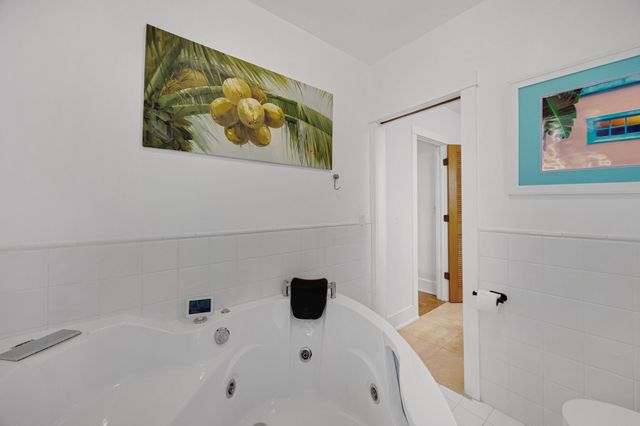 19611 Tequesta St Street, Sugarloaf Key, FL 33042