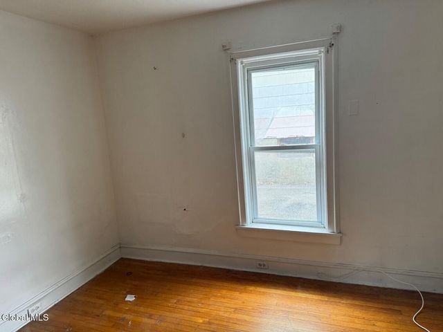 25 Steele Avenue, Gloversville, NY 12078