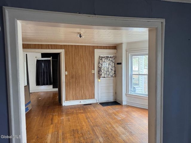 25 Steele Avenue, Gloversville, NY 12078