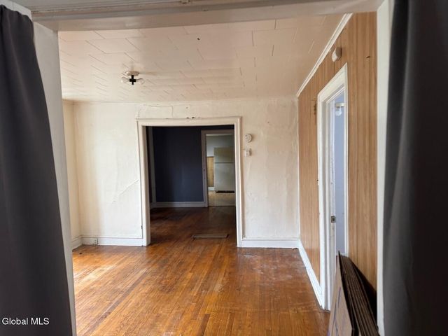 25 Steele Avenue, Gloversville, NY 12078