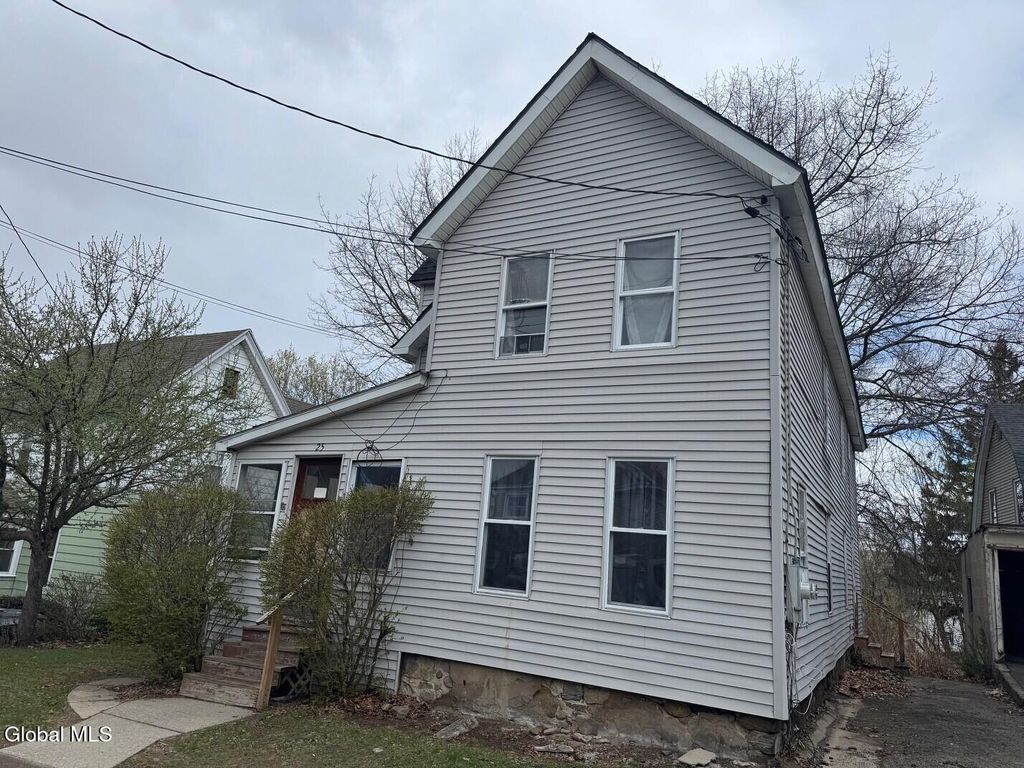 25 Steele Avenue, Gloversville, NY 12078