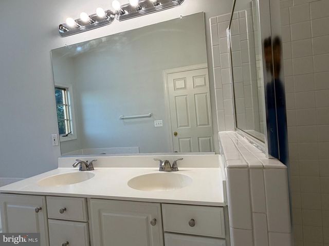 25352 HERRING CREEK DR, Chantilly, VA 20152