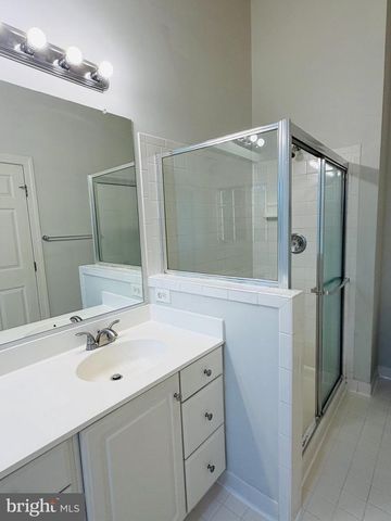25352 HERRING CREEK DR, Chantilly, VA 20152