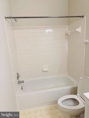 25352 HERRING CREEK DR, Chantilly, VA 20152