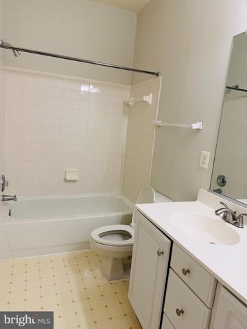 25352 HERRING CREEK DR, Chantilly, VA 20152