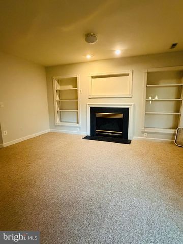 25352 HERRING CREEK DR, Chantilly, VA 20152