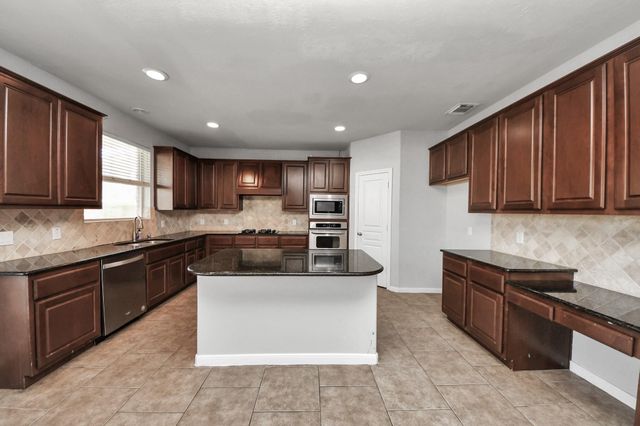 18330 Enchanted Rock Trail, Humble, TX 77346