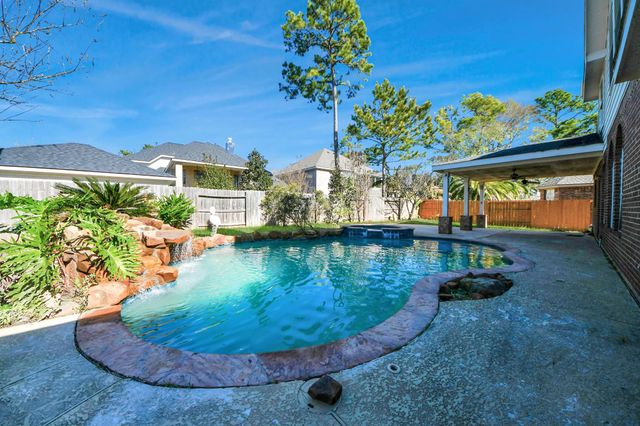 18330 Enchanted Rock Trail, Humble, TX 77346