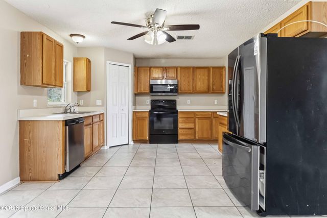 1156 Camas Avenue NW, Palm Bay, FL 32907