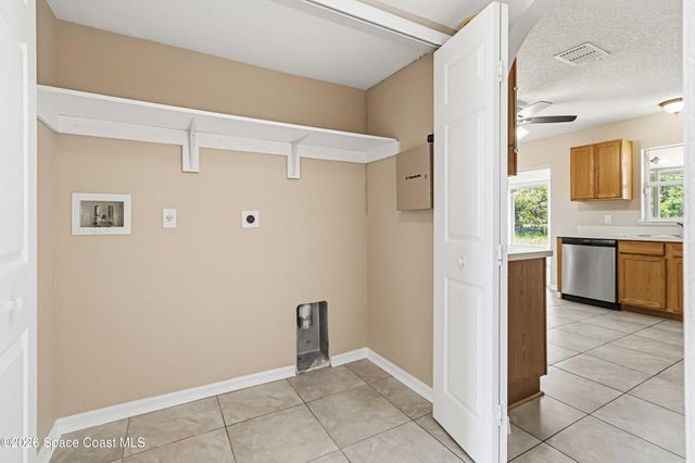 1156 Camas Avenue NW, Palm Bay, FL 32907