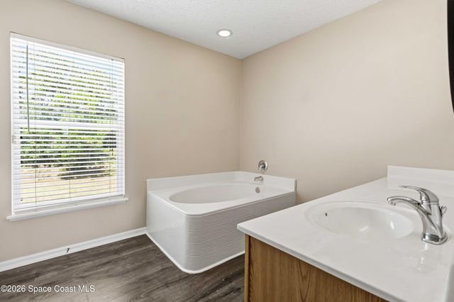 1156 Camas Avenue NW, Palm Bay, FL 32907