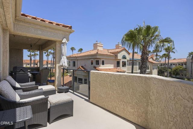 1737 Emerald Isle Way, Oxnard, CA 93035