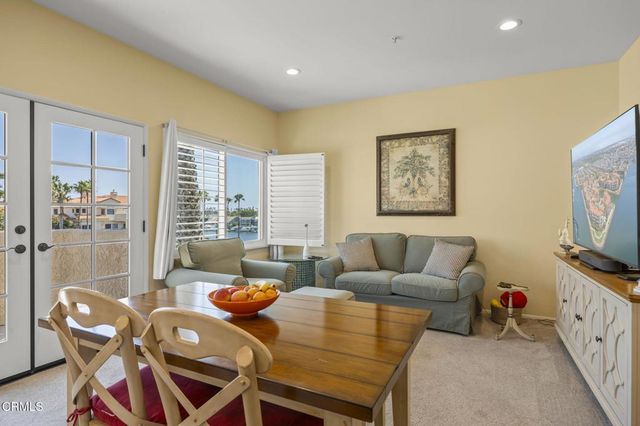 1737 Emerald Isle Way, Oxnard, CA 93035