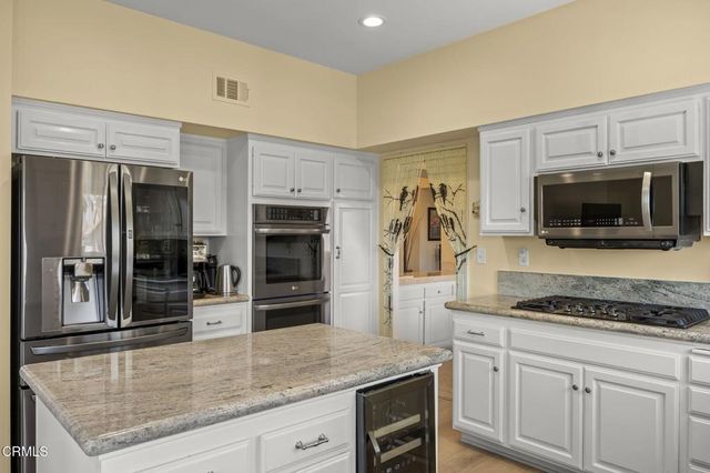 1737 Emerald Isle Way, Oxnard, CA 93035