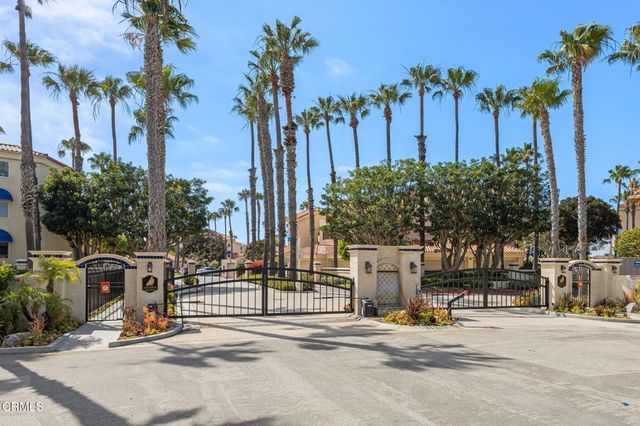 1737 Emerald Isle Way, Oxnard, CA 93035