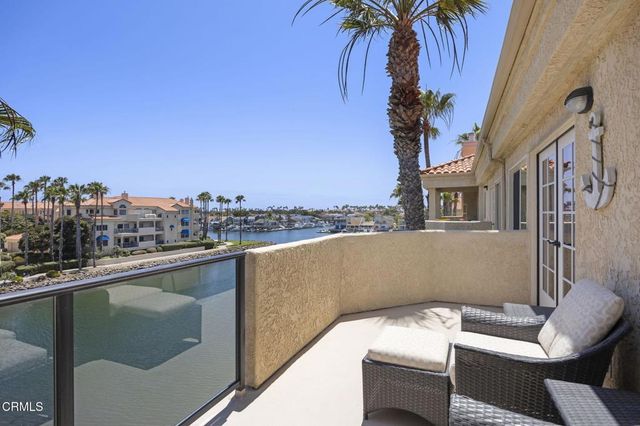 1737 Emerald Isle Way, Oxnard, CA 93035