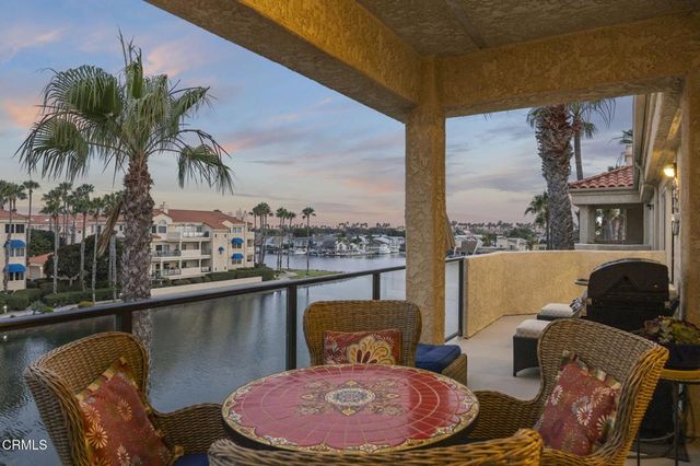 1737 Emerald Isle Way, Oxnard, CA 93035