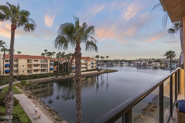1737 Emerald Isle Way, Oxnard, CA 93035
