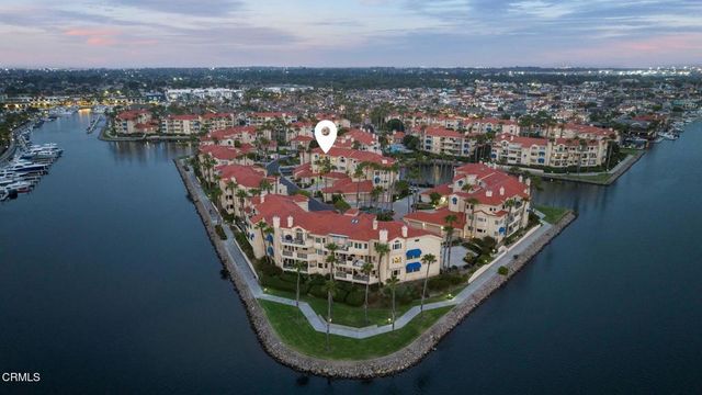 1737 Emerald Isle Way, Oxnard, CA 93035