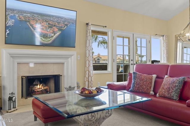 1737 Emerald Isle Way, Oxnard, CA 93035