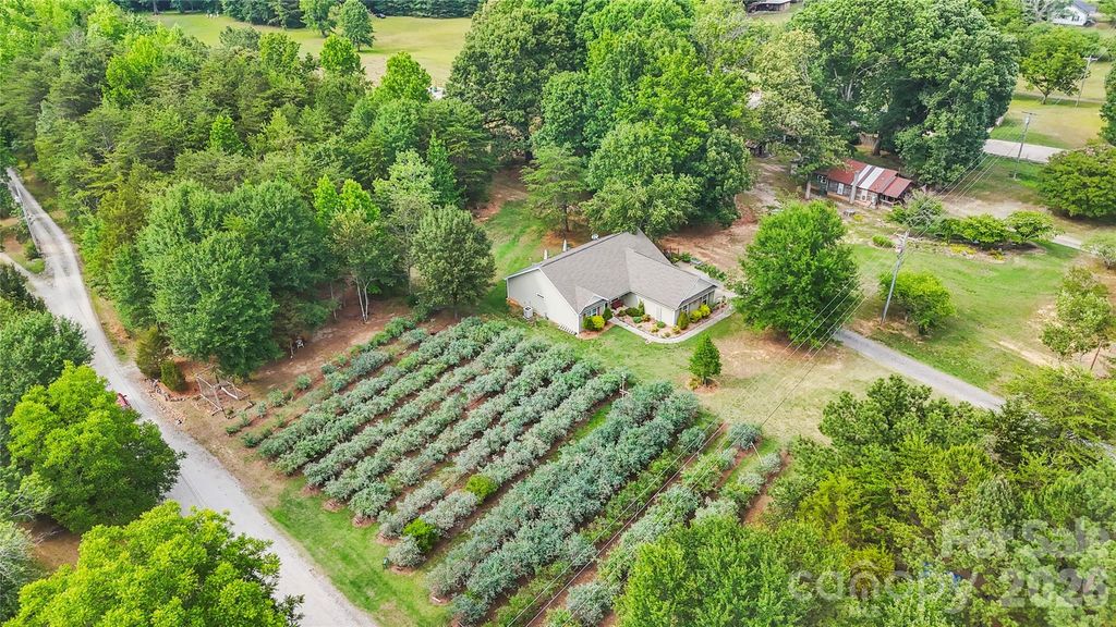 1483 Hopewell Church Road, Catawba, NC 28609