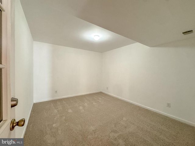 1404 GRAHAM DR, Fredericksburg, VA 22401