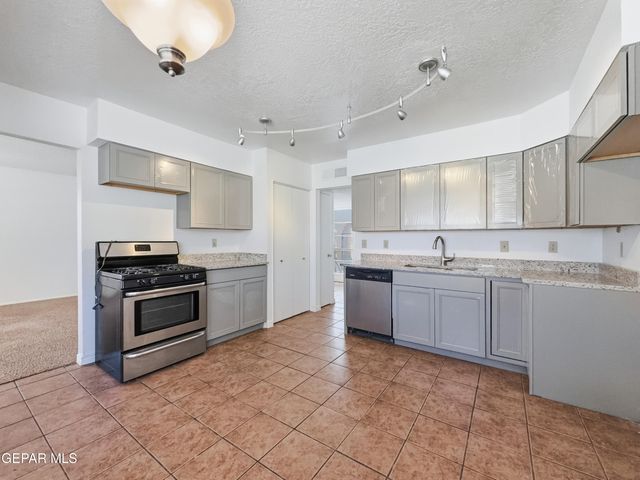 2600 GENE LITTLER Drive, El Paso, TX 79936