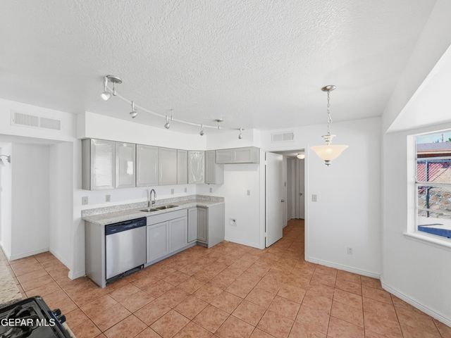 2600 GENE LITTLER Drive, El Paso, TX 79936