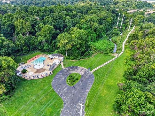 13247 Delft Drive, St Louis, MO 63146