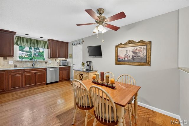13247 Delft Drive, St Louis, MO 63146