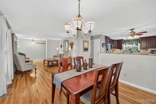 13247 Delft Drive, St Louis, MO 63146