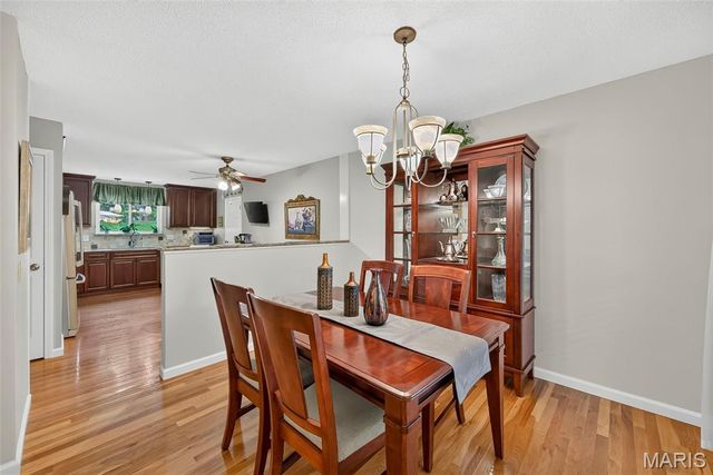 13247 Delft Drive, St Louis, MO 63146