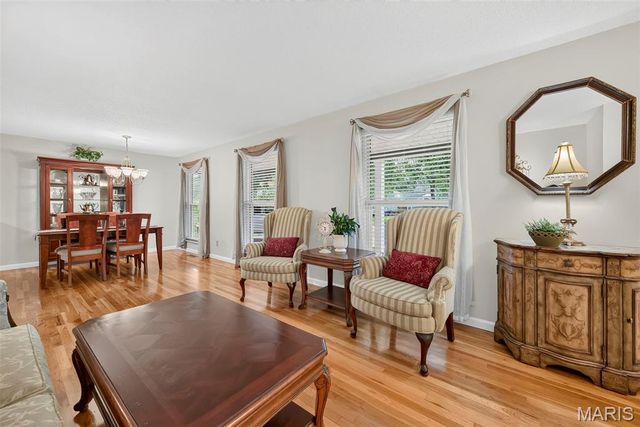 13247 Delft Drive, St Louis, MO 63146