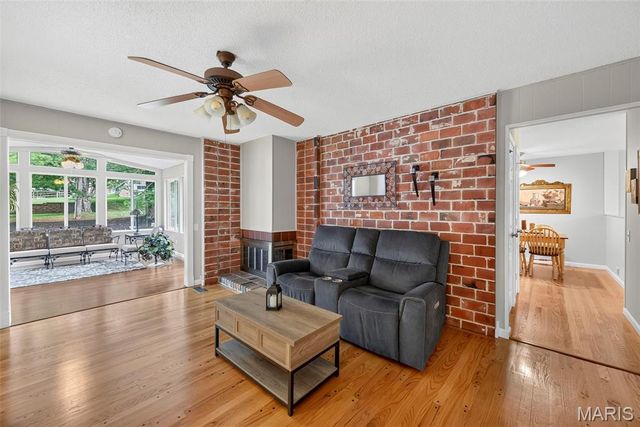 13247 Delft Drive, St Louis, MO 63146