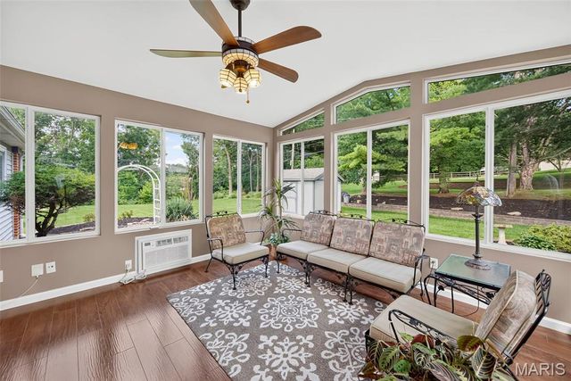 13247 Delft Drive, St Louis, MO 63146